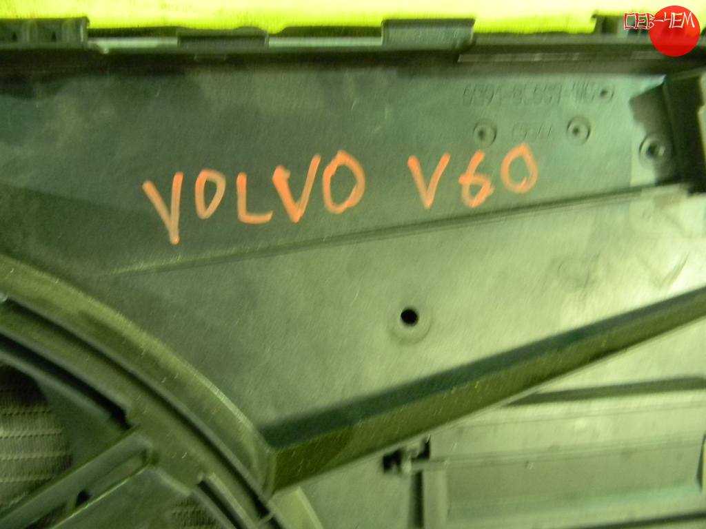 VOLVO V60 FW48 РАДИАТОР ОСНОВНОЙ с диффузором с блок управления Volvo V60