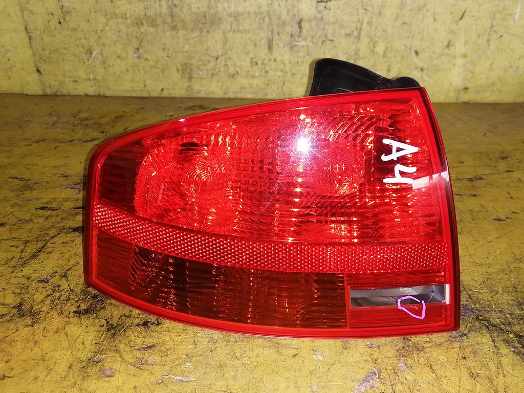 стоп-сигнал Audi A4