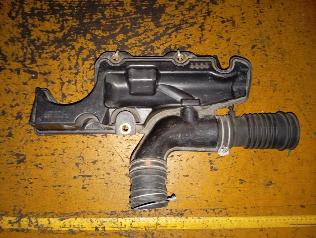 COLT Z25A ДЕКОРАТИВНАЯ КРЫШКА ДВС+ГОФРЫ Mitsubishi Colt 1