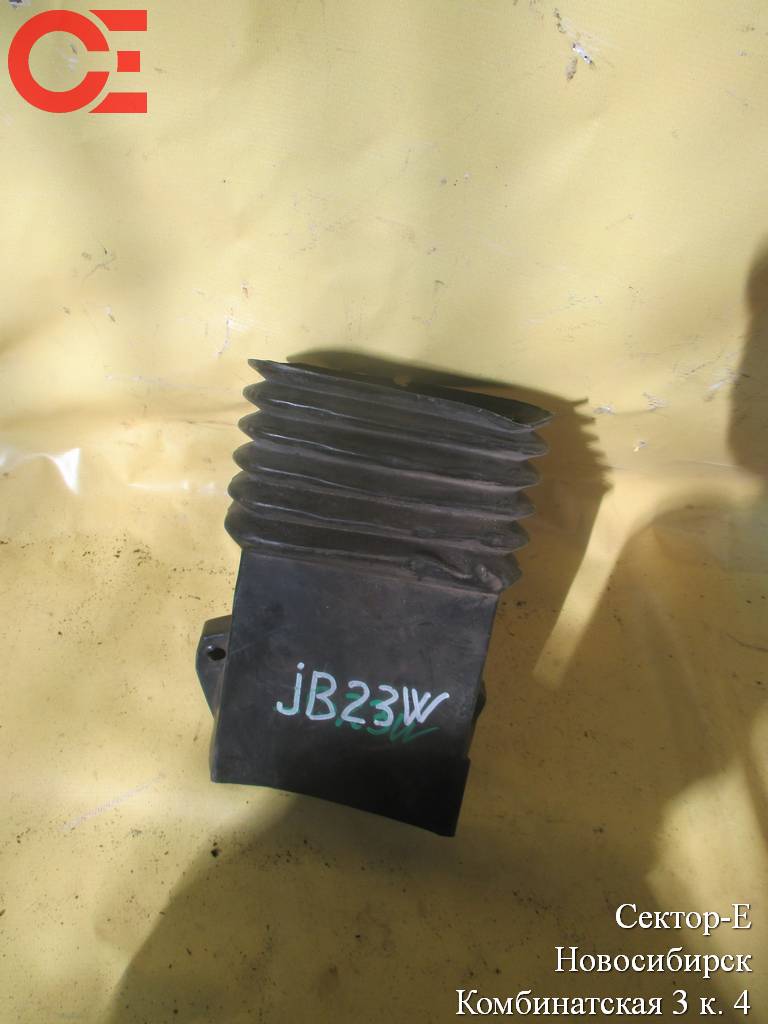 патрубок воздушн.фильтра Suzuki Jimny