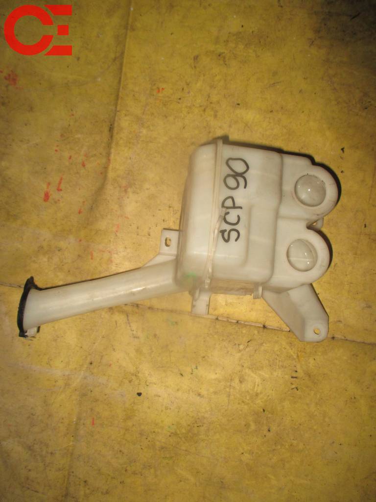 бачок омывателя Toyota Vitz 0