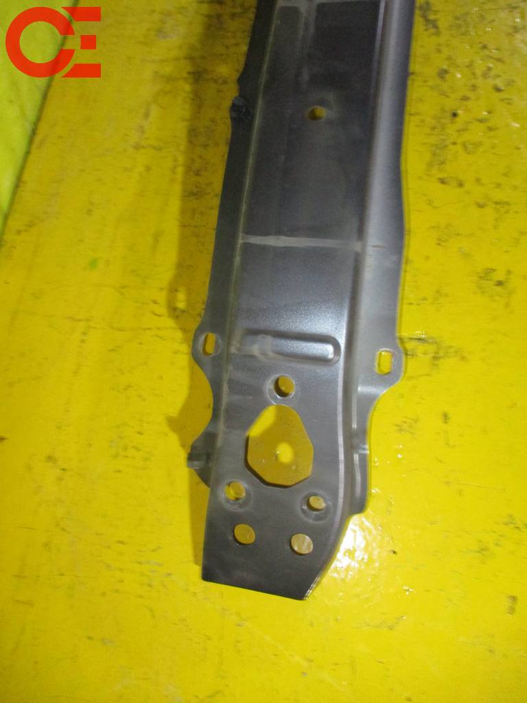 IST NCP110 УСИЛИТЕЛЬ БАМПЕРА Toyota ist 1