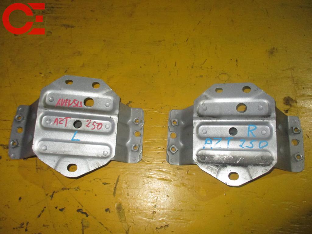 клык Toyota Avensis 0