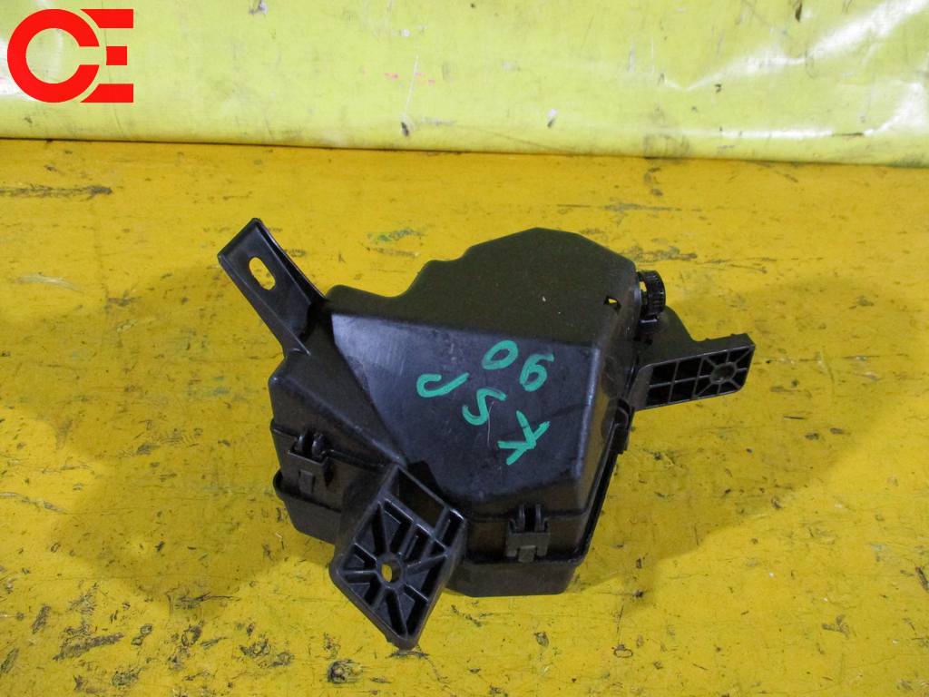 блок реле Toyota Vitz 0