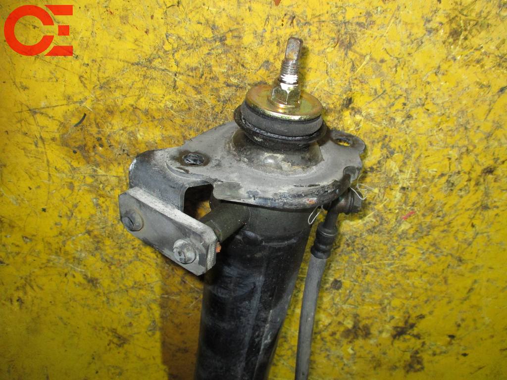 SERENA PC24 АМОРТИЗАТОР ПРОДАЮТСЯ ПАРОЙ С НАСОСОМ Nissan Serena 4