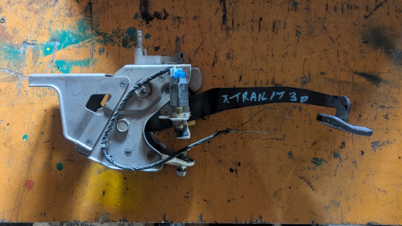 X-TRAIL NT30 ПЕДАЛЬ Nissan X-Trail 1