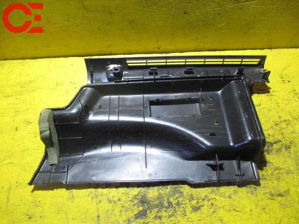 обшивка багажника Volvo V70 3