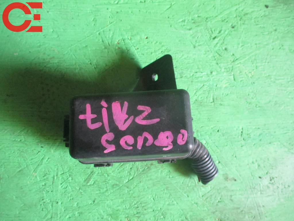 блок предохранителей Toyota Vitz 0