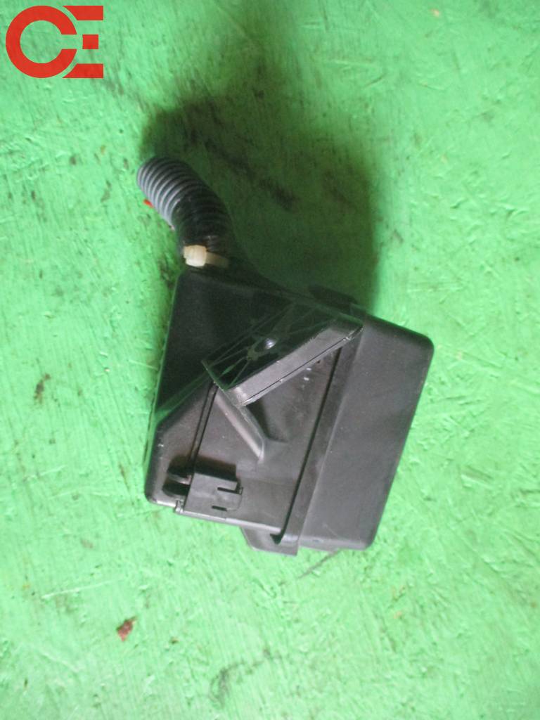 VITZ SCP90 БЛОК РЕЛЕ Toyota Vitz 1