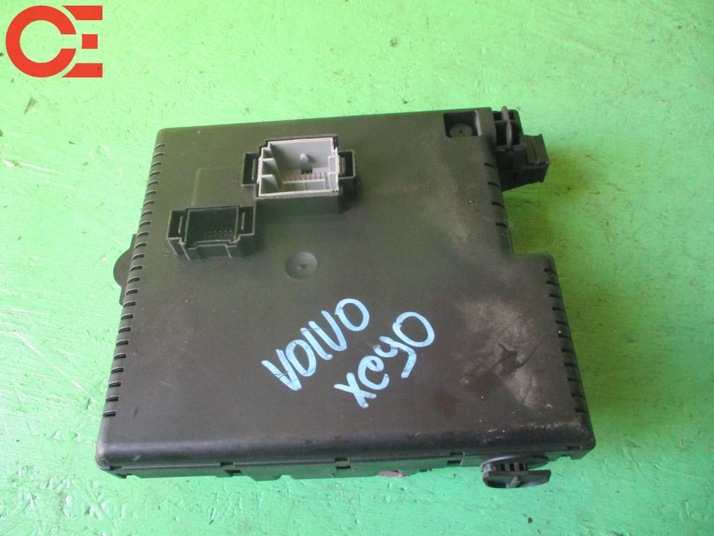 блок предохранителей Volvo Xc90