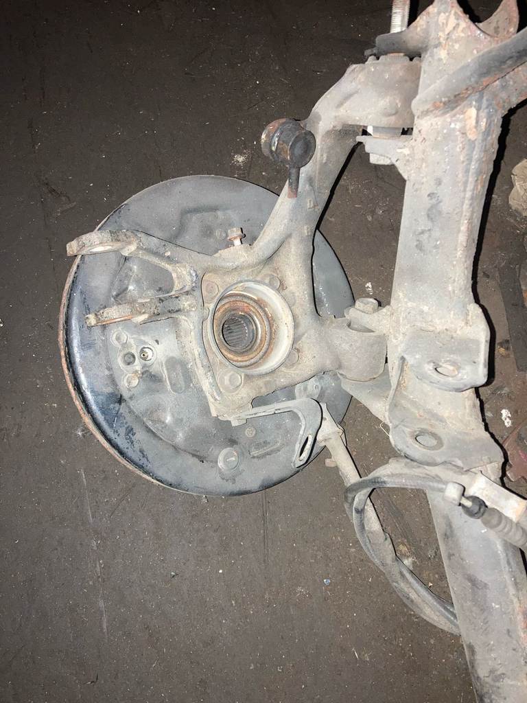 ALLION ZRT265 СТУПИЦА задняя правая ABS Toyota Allion 4