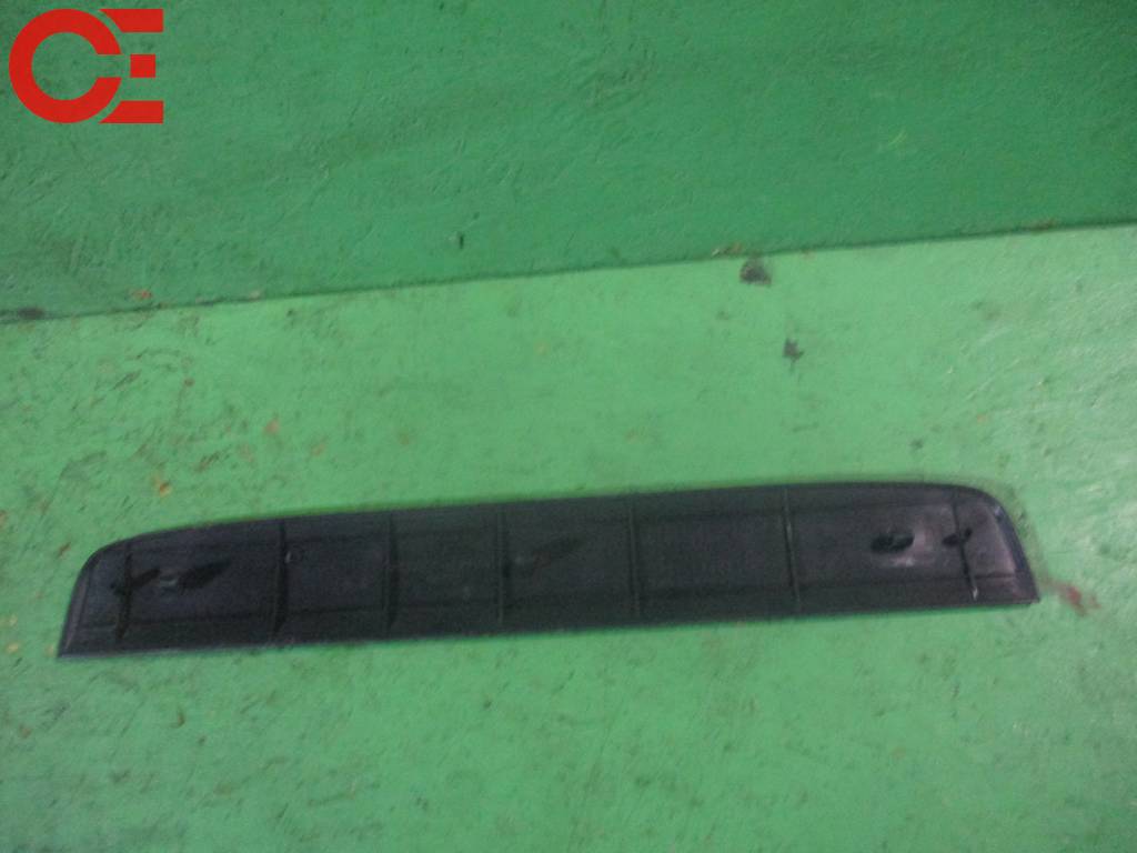 WISH ZNE10 НАКЛАДКА НА ПОРОГ ПЕРЕДНИЙ ПРАВЫЙ 67911-68010 Toyota Wish 1