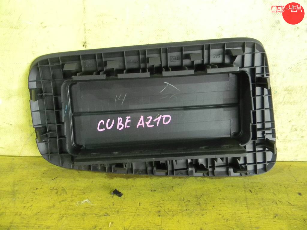 CUBE AZ10 НАКЛАДКА AIRBAG ПАССАЖ. Nissan Cube