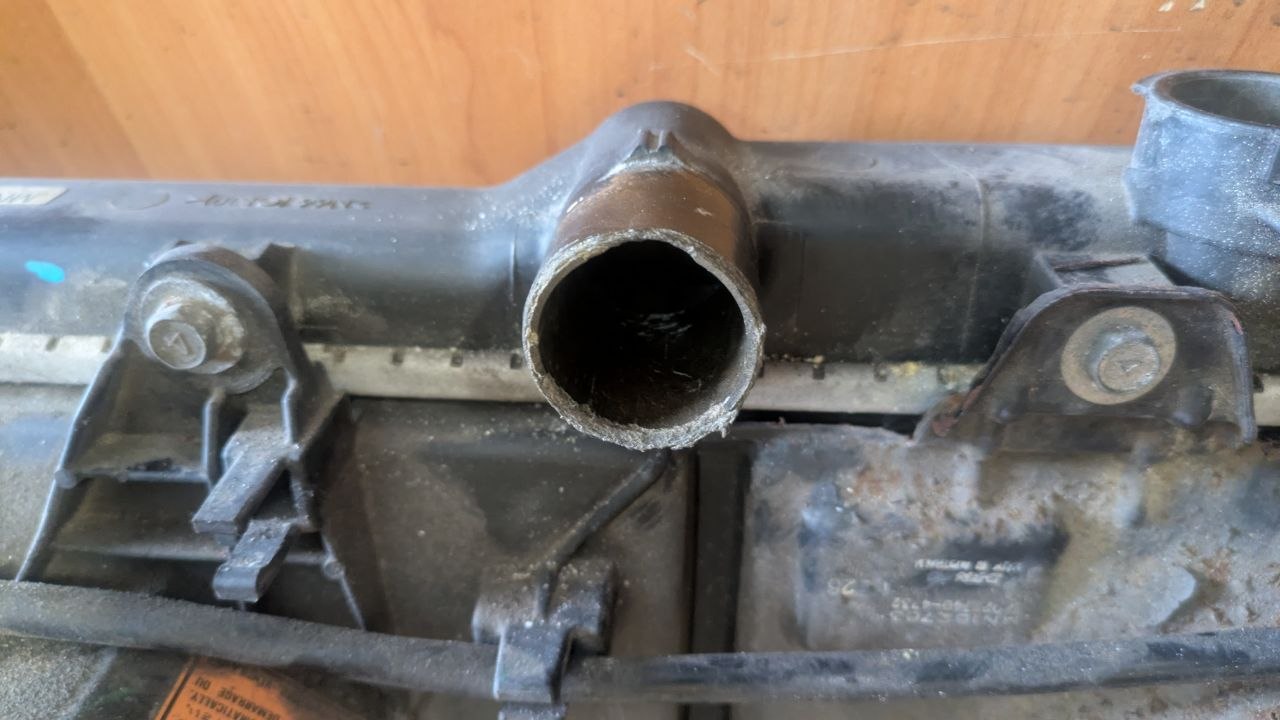 MAGNA TW РАДИАТОР ОСНОВНОЙ А/Т Mitsubishi Magna 4