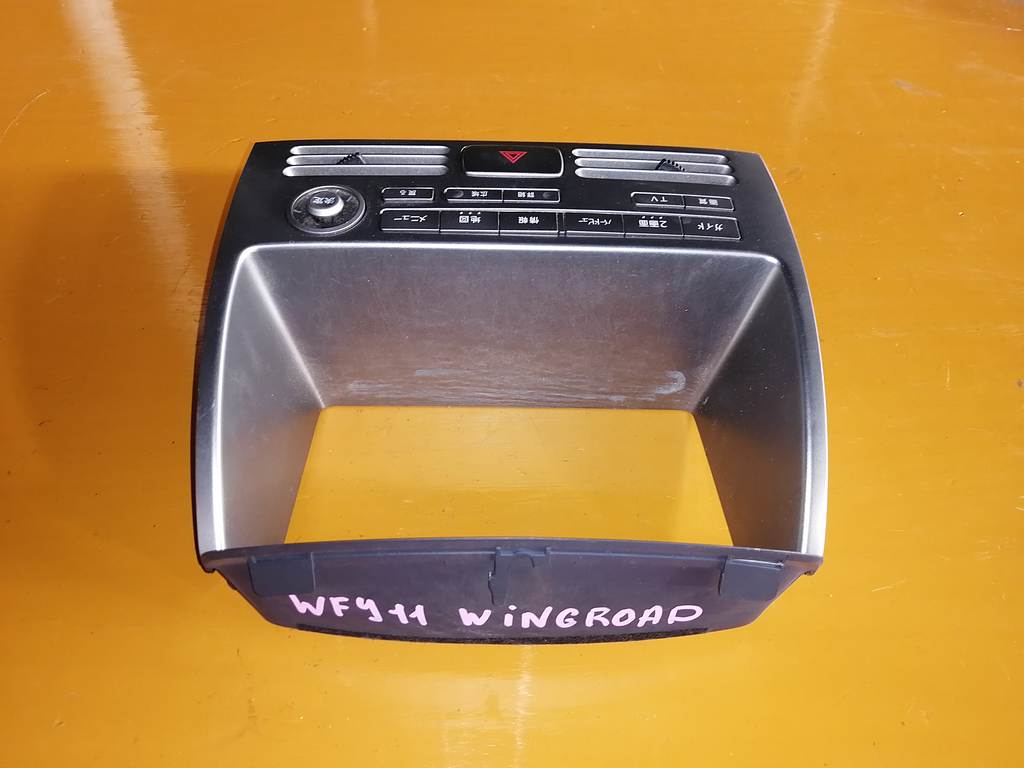 консоль магнитофона Nissan Wingroad