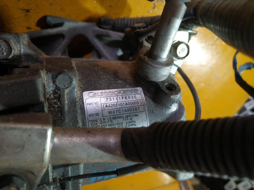 EJ152 КОМПРЕССОР КОНДИЦИОНЕРА 73111FE030 (2) Subaru Impreza