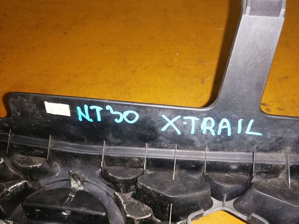 X-TRAIL NT30 РЕШЕТКА РАДИАТОРА Nissan X-Trail
