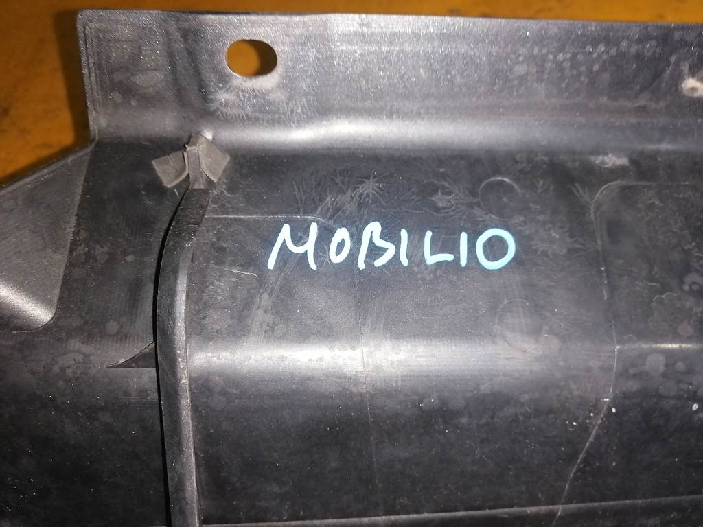MOBILIO GB1 РЕШЕТКА РАДИАТОРА Honda Mobilio