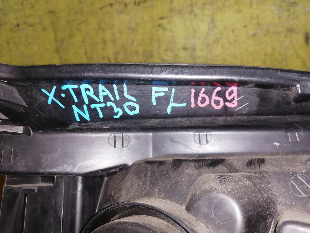 X-TRAIL NT30 ФАРА ЛЕВАЯ 1669 Nissan X-Trail