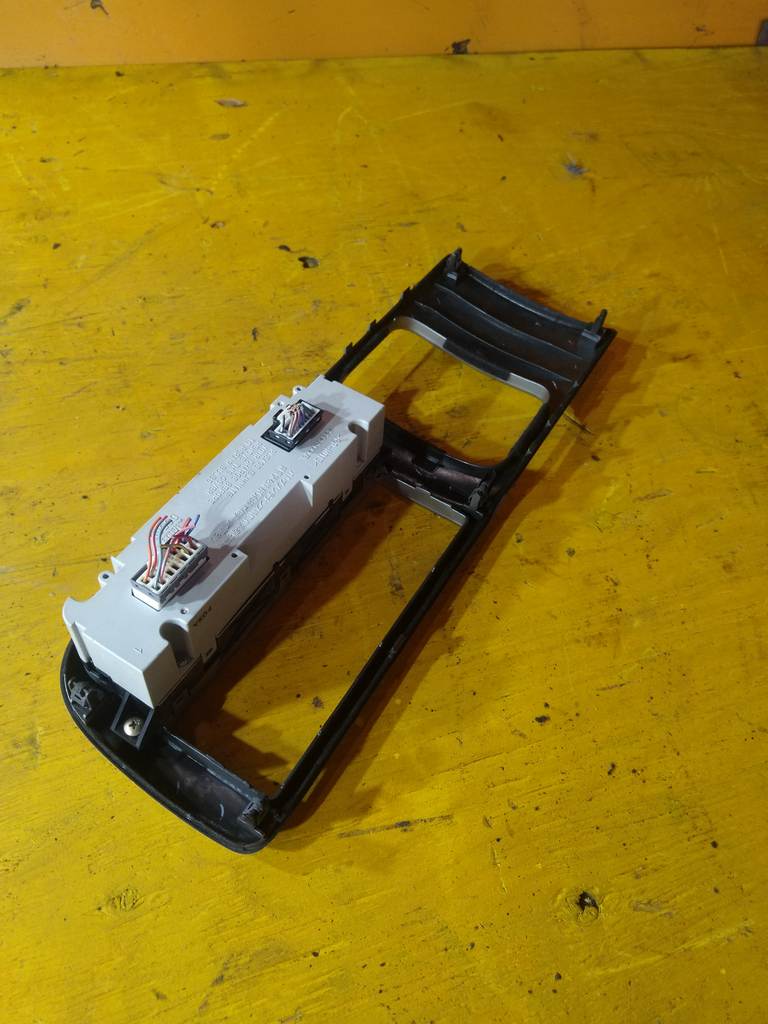 STEPWGN RF5 КЛИМАТ-КОНТРОЛЬ D056D Honda Stepwgn