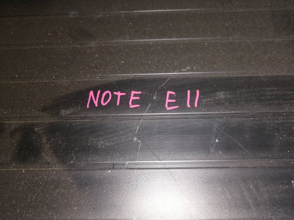 NOTE E11 ПОЛ БАГАЖНИКА 84906 1U600 Nissan Note