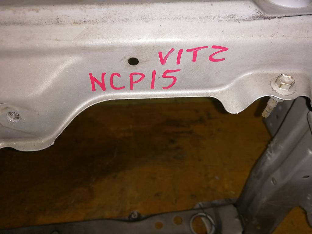 VITZ NCP15 РАМКА РАДИАТОРА Toyota Vitz