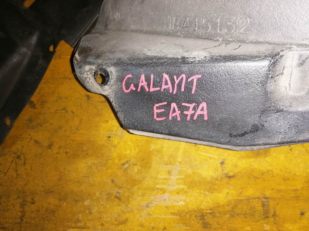 GALANT EA7A ПОДКРЫЛОК ПЕРЕДНИЙ ПРАВЫЙ ДЕФЕКТ Mitsubishi Galant