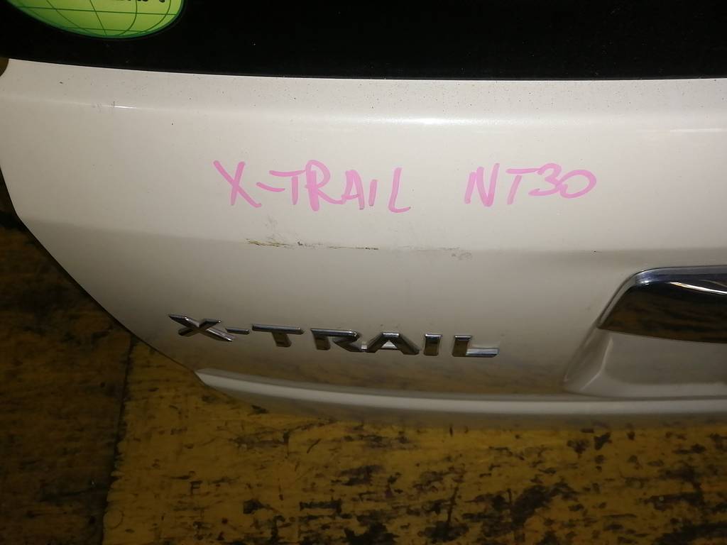 X-TRAIL NT30 ДВЕРЬ 5-Я КАМЕРА ДЕФЕКТ Nissan X-Trail