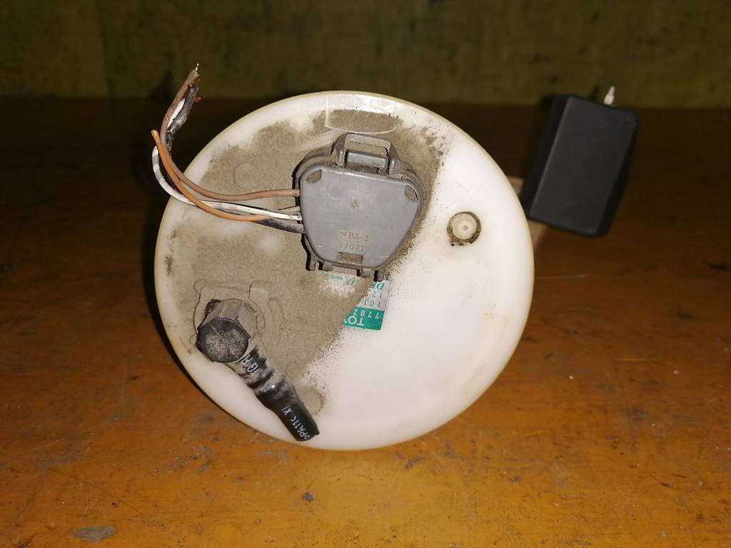 VITZ NCP15 БЕНЗОНАСОС 77020-52060 Toyota Vitz
