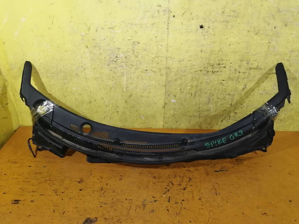 жабо Honda Freed Spike
