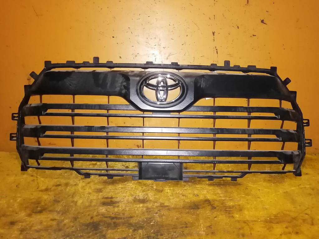 решетка радиатора Toyota Tundra