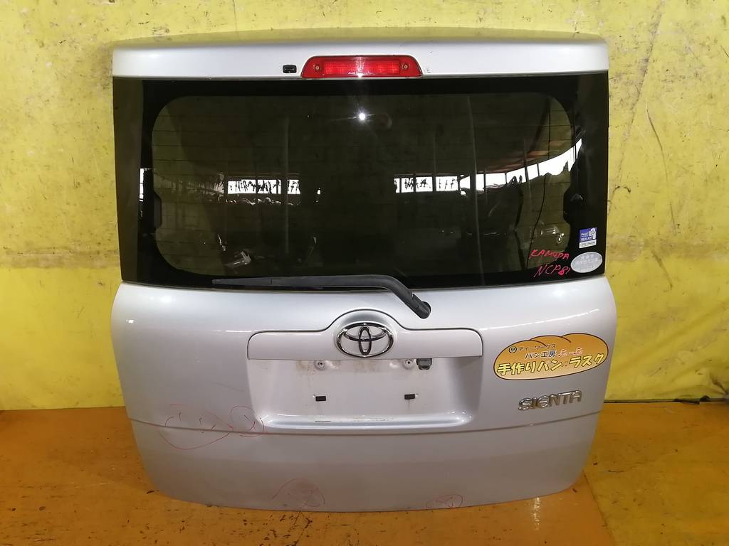 дверь 5-я Toyota Sienta