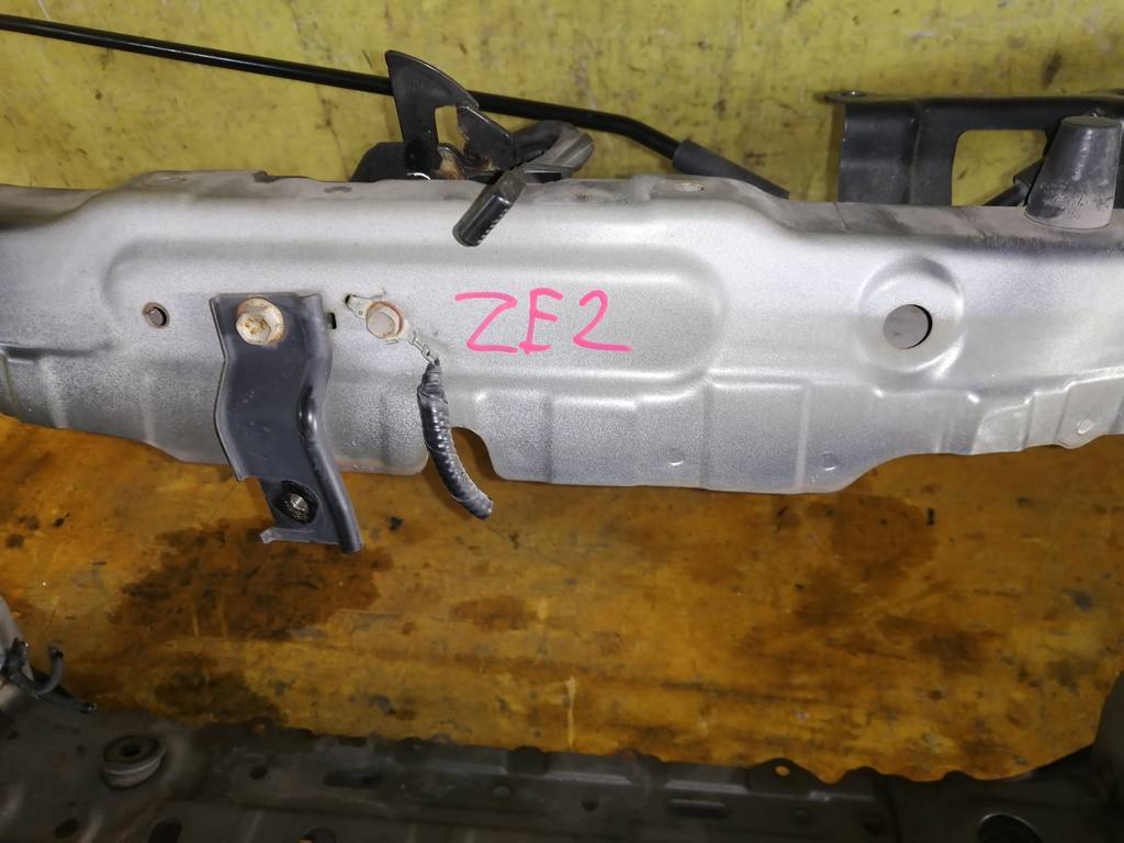 INSIGHT ZE2 РАМКА РАДИАТОРА Honda Insight