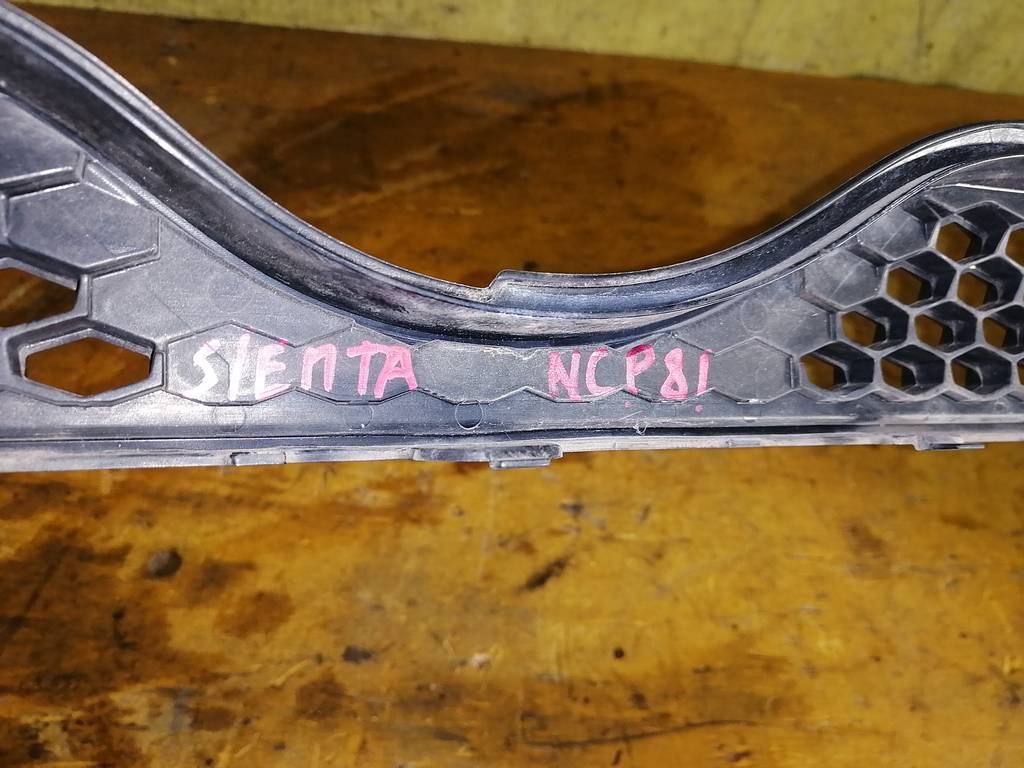 SIENTA NCP81 РЕШЕТКА РАДИАТОРА Toyota Sienta 1