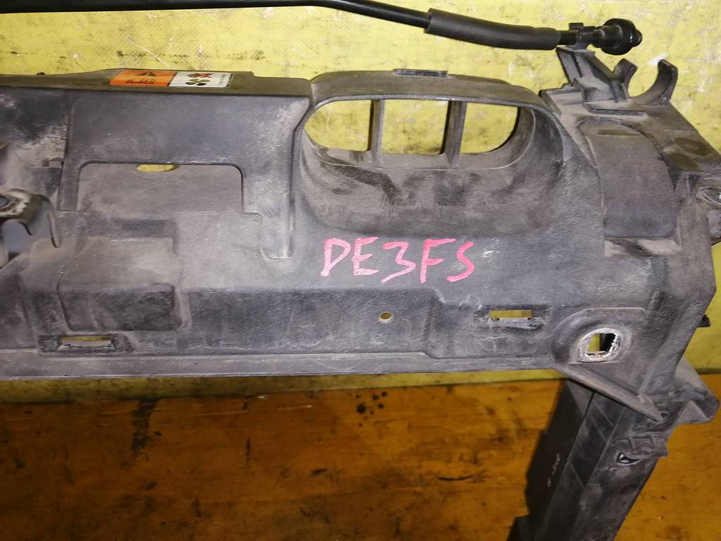 DEMIO DE3FS РАМКА РАДИАТОРА Mazda Demio 1