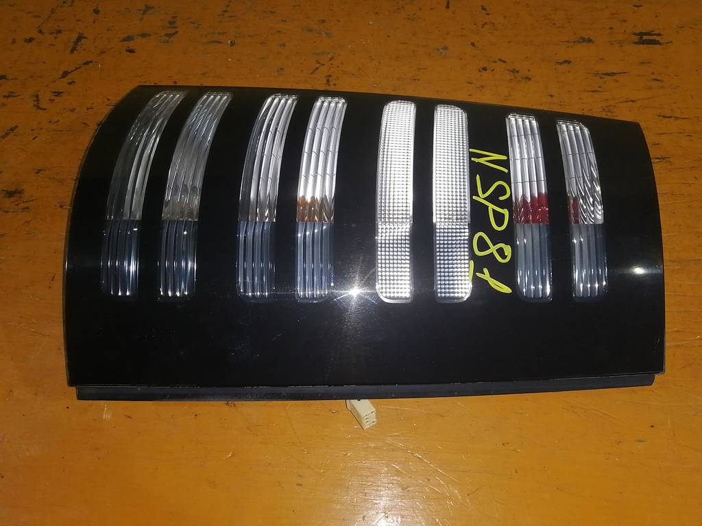 стоп-сигнал Toyota Sienta
