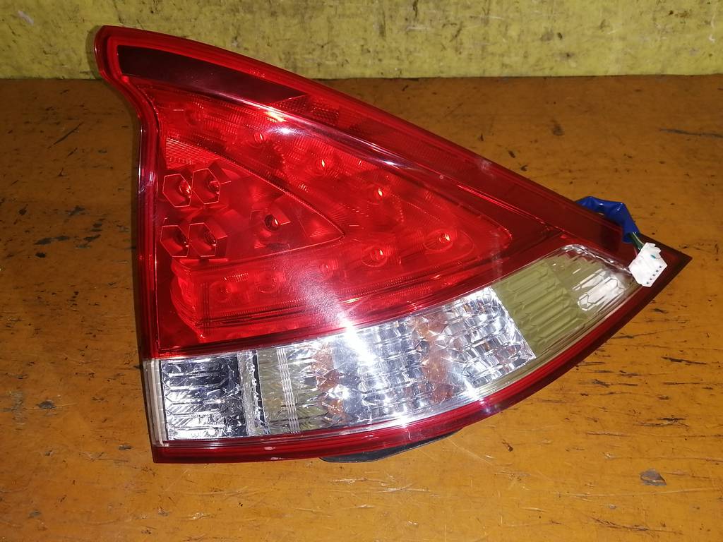 стоп-сигнал Honda Insight