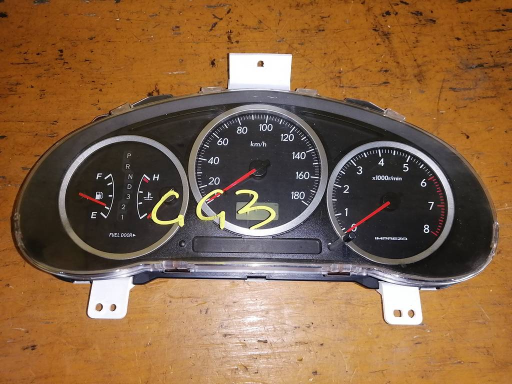 щиток приборов Subaru Impreza
