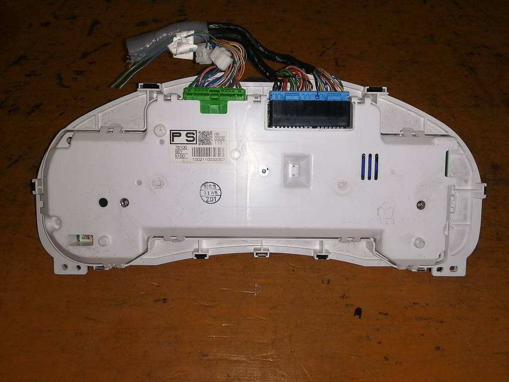 Салон Honda Mobilio Spike