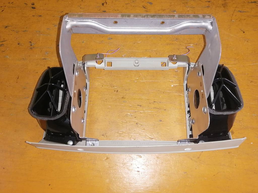 MARCH AK12 КОНСОЛЬ МАГНИТОФОНА Nissan March