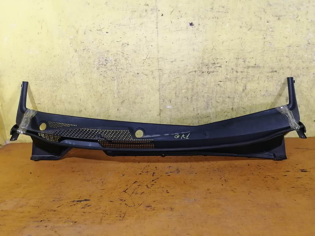 жабо Honda Mobilio Spike