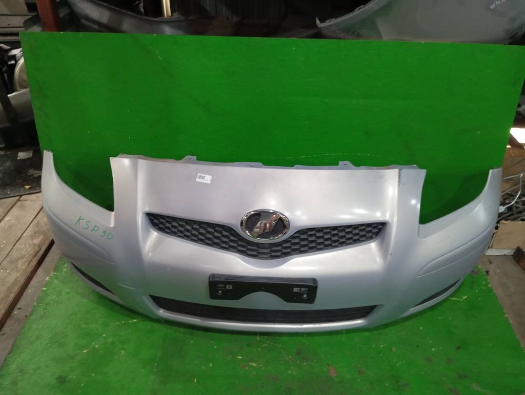 бампер Toyota Vitz