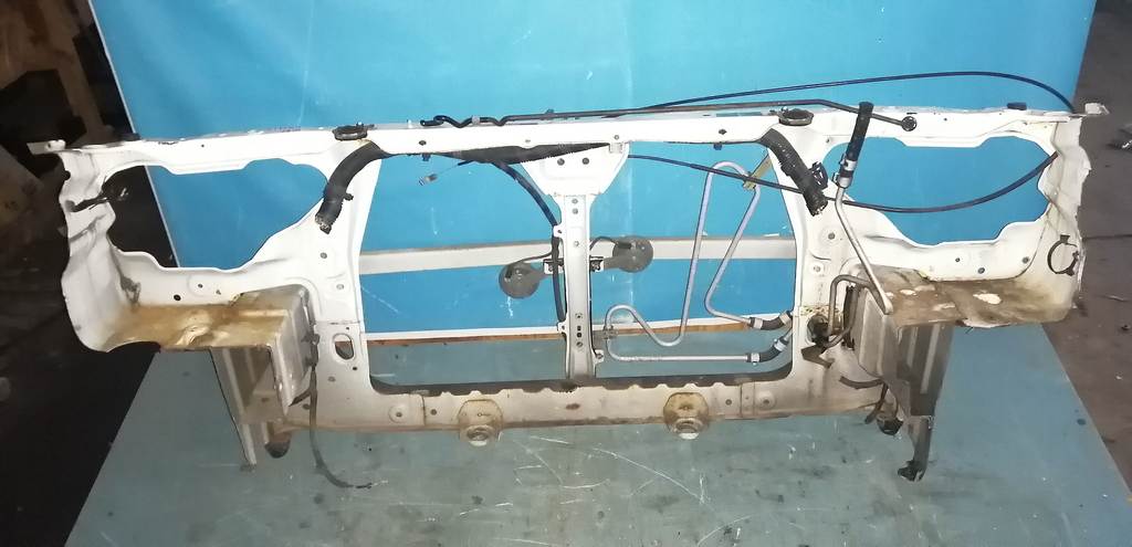 LIBERTY RNM12 РАМКА РАДИАТОРА+УСИЛИТЕЛЬ Nissan Liberty 1