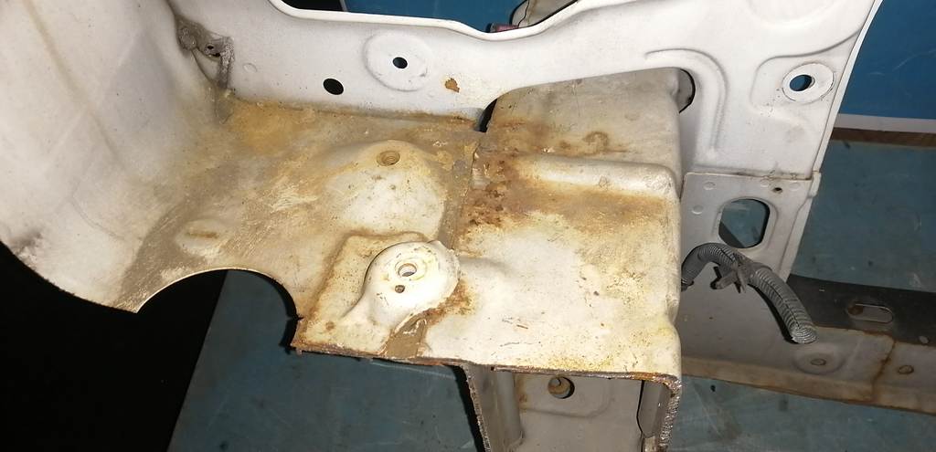 Кузов Nissan Liberty 2