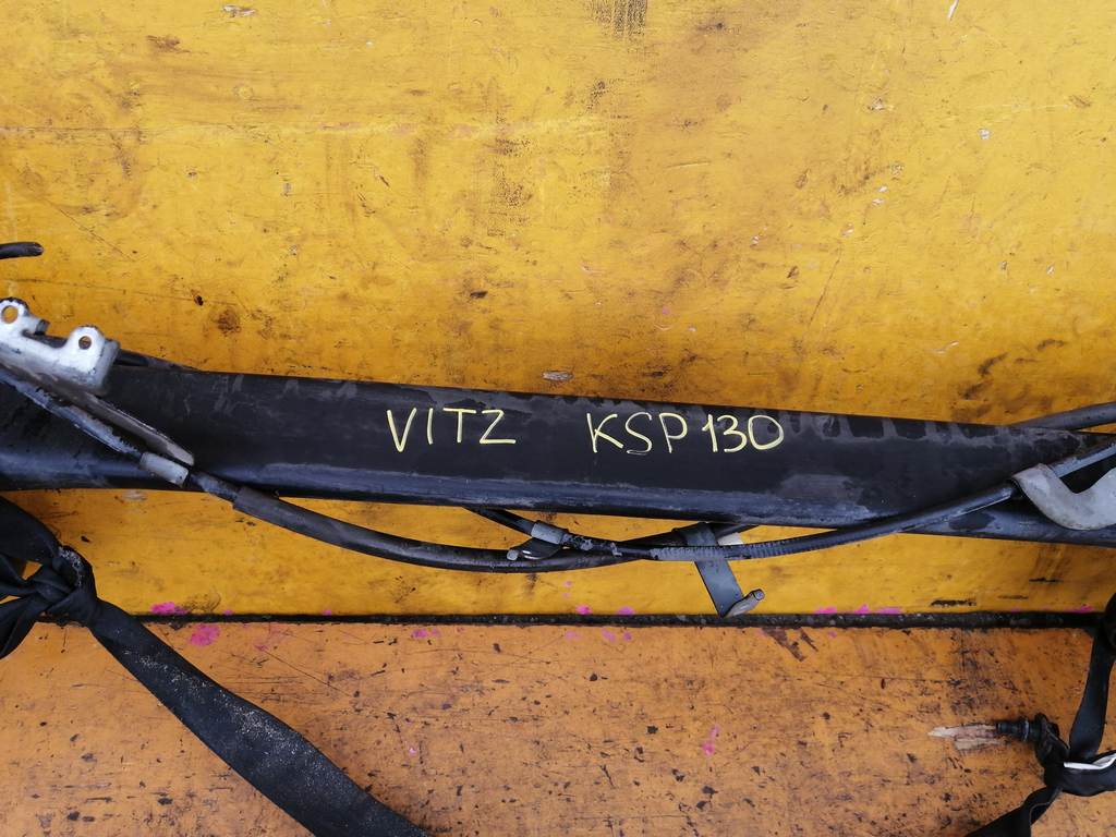 VITZ KSP130 БАДКА ЗАДНЯЯ В СБОРЕ Toyota Vitz
