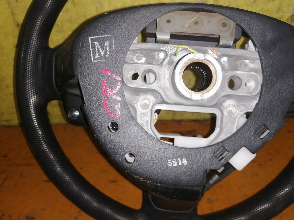 Салон Honda Mobilio Spike