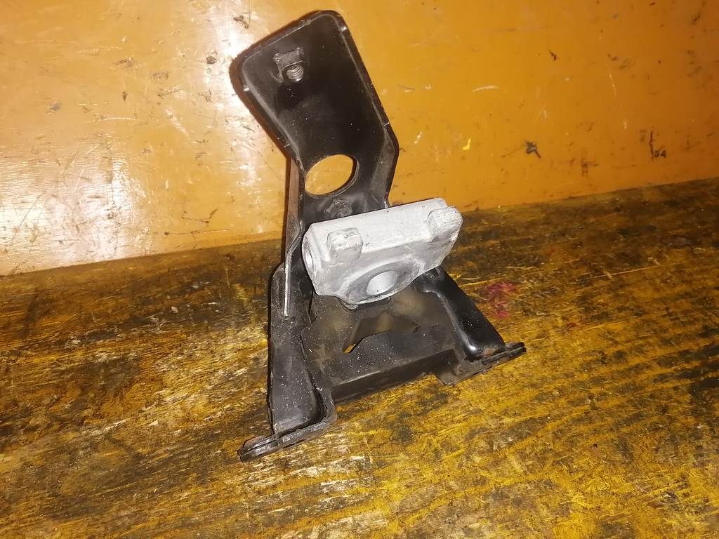 VITZ KSP90 ПОДУШКА ДВС левая Toyota Vitz