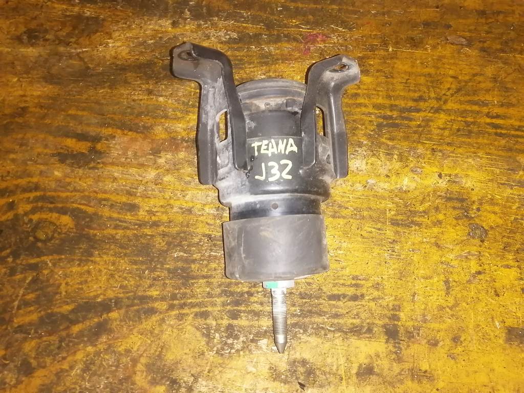 подушка двигателя Nissan Teana