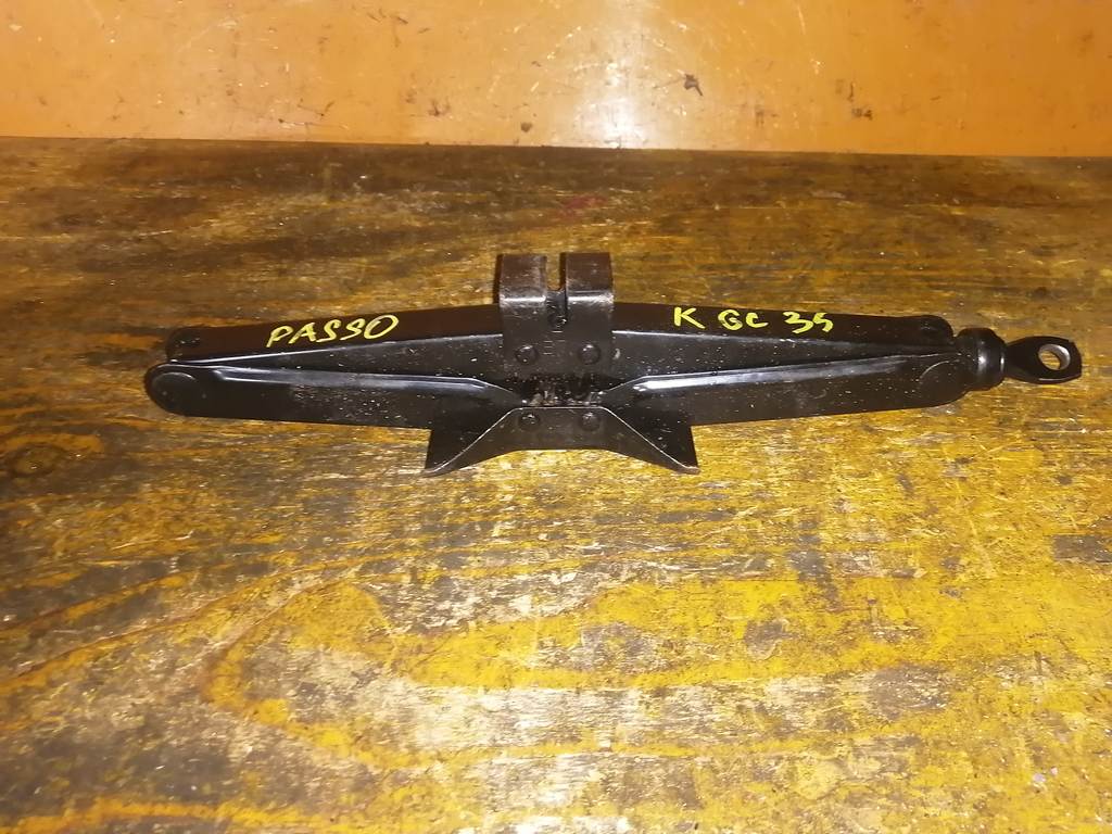 PASSO KGC35 ДОМКРАТ Toyota Passo