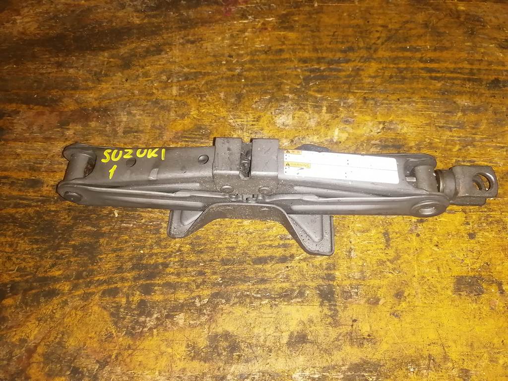 домкрат Suzuki 